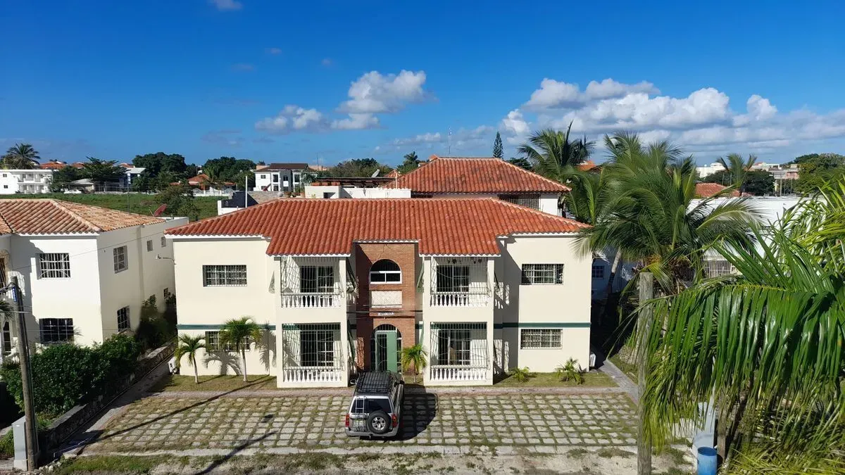 Edificio residencial en Residencial Bávaro-Punta Cana fachada