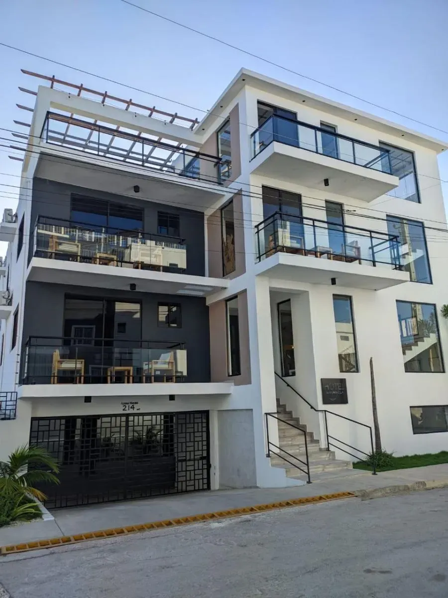 Hotel en Barahona fachada
